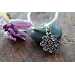 Silver pendant in flower shape with amethyst
