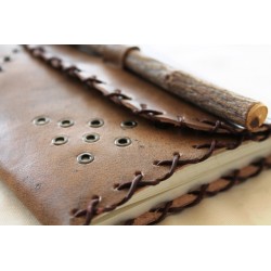 B-goods: Leather notebook with natural wood pen 14x18 cm