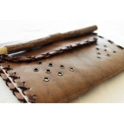 B-goods: Leather notebook with natural wood pen 14x18 cm