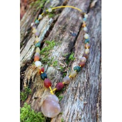 Halskette mit Natursteinen für spirituelle Energie
