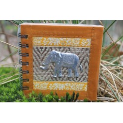 Notizbuch Naturfaser Thailand Elefant Spiralbindung 11x11 cm Ocker