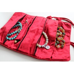 Jewelery pouch jewelery storage made of kusty silk, red