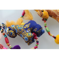 Hängedeko 3x Pferd aus Stoff Holzperlen 105 cm - HÄNGEDEKO3739