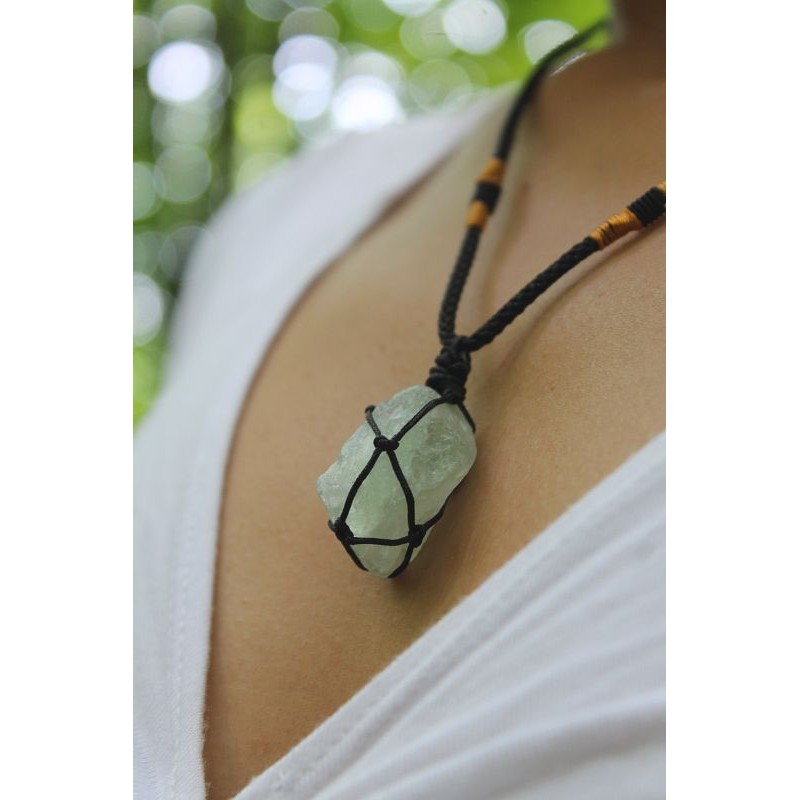 Halskette Flourit Anhänger Rohflourit Glücksbringer Schutz Gleichgewicht für einen wachen Geist