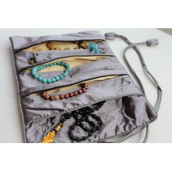 copy of Jewelery pouch jewelery storage made of kusty silk, violett