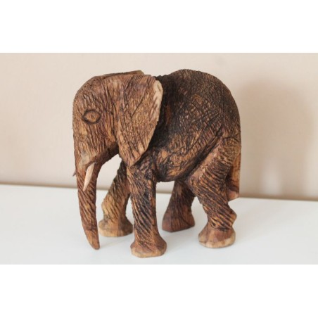 Holzelefant geschnitzt