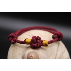 Tibetisches Armband mit Endlosknoten Weinrot