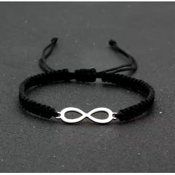 Makramee-Armband mit Infinity-Symbol