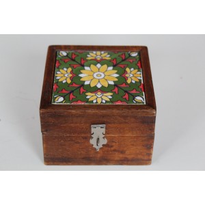 copy of Holzkästchen mit bemalter Keramikfliese (Hellblau)