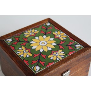 copy of Holzkästchen mit bemalter Keramikfliese (Hellblau)