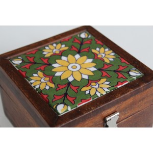 copy of Holzkästchen mit bemalter Keramikfliese (Grün)