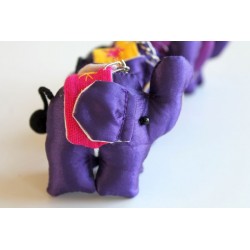 Schlüsselanhänger / Anhänger Stoffelefant Violett